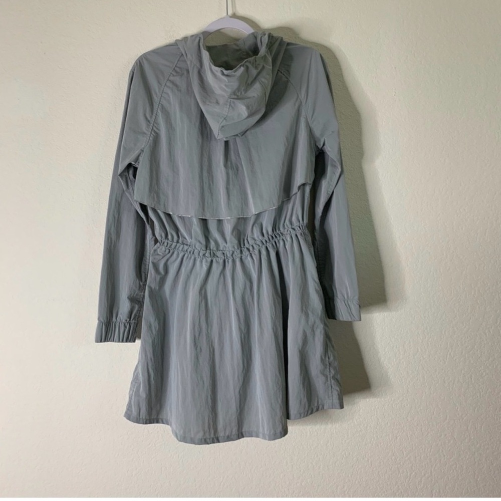 Lululemon rain jacket - Picture 4 of 7